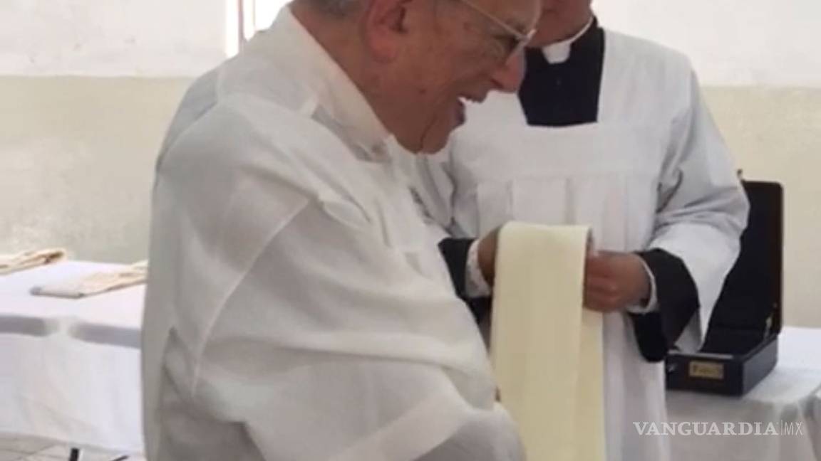 $!Con misa, festeja el obispo emérito de Saltillo sus 97 años