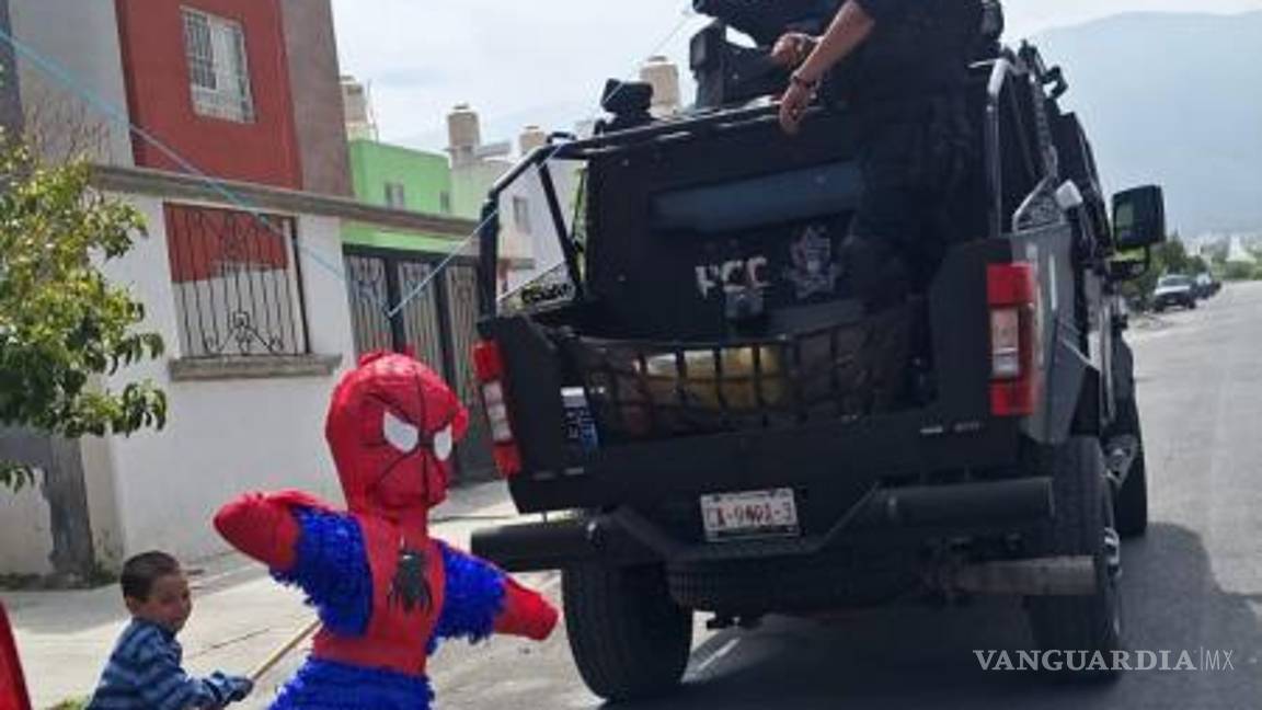 $!Conmovidos por su situación, los agentes de la corporación estatal se unieron para hacer de ese día un momento inolvidable.