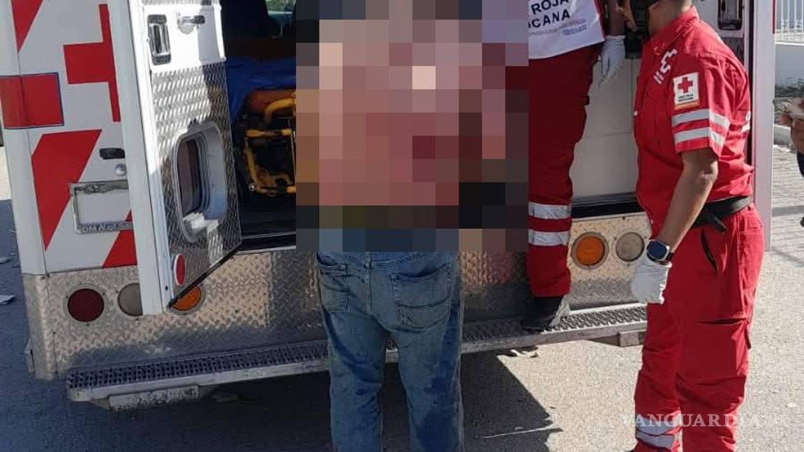 $!Ezequiel ¨N¨, propietario del inmueble y del negocio afectado, sufrió quemaduras graves tras la explosión; fue trasladado de urgencia a un hospital especializado.