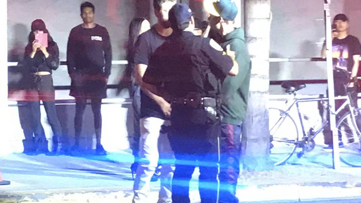 $!Atropella Justin Bieber a un paparazzi