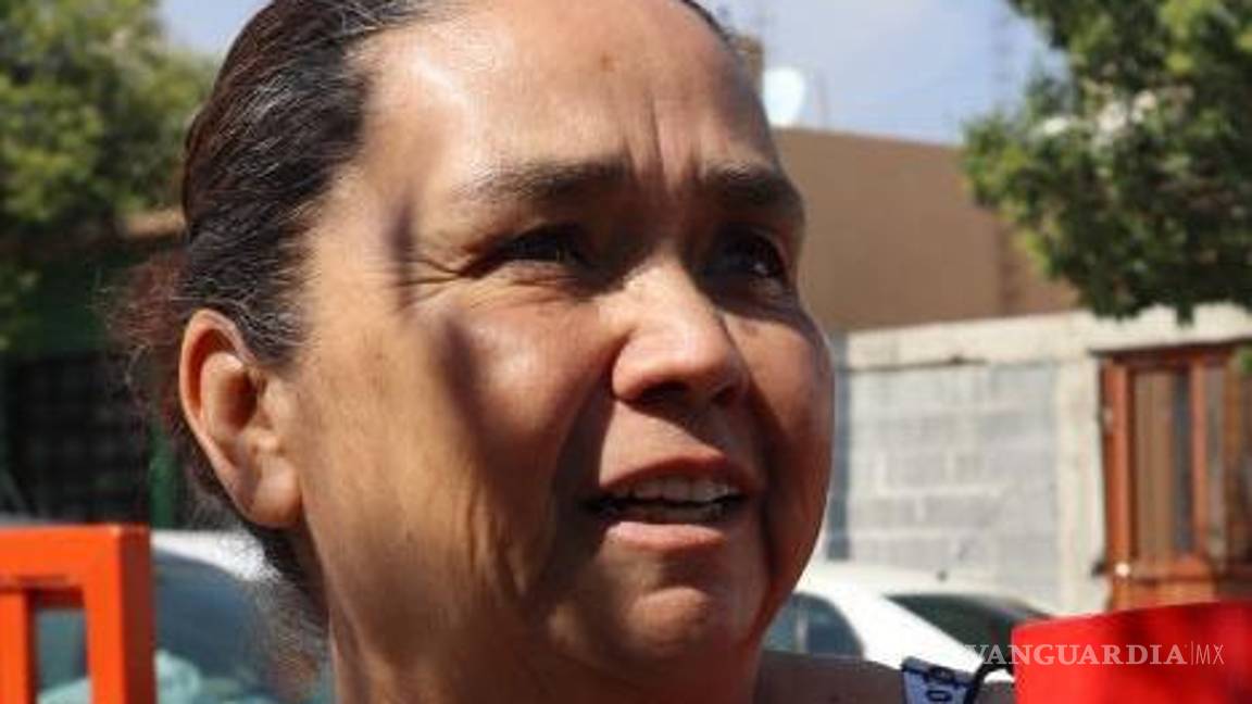 $!Dice la señora Laura Padilla, que es más rápido, aunque caro, usar taxi.