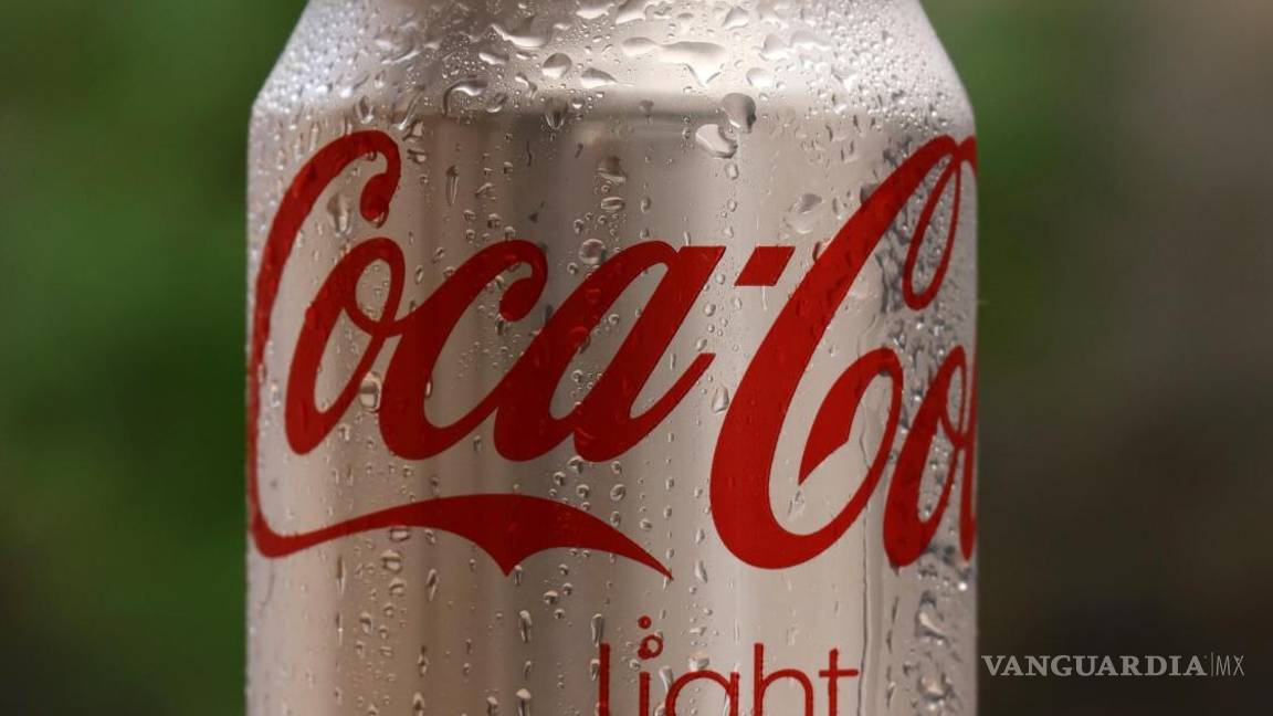 $!La versión en botella de 600 ml de Coca-Cola se vende a un precio de 20.50 pesos, un costo competitivo frente a la lata de aluminio.