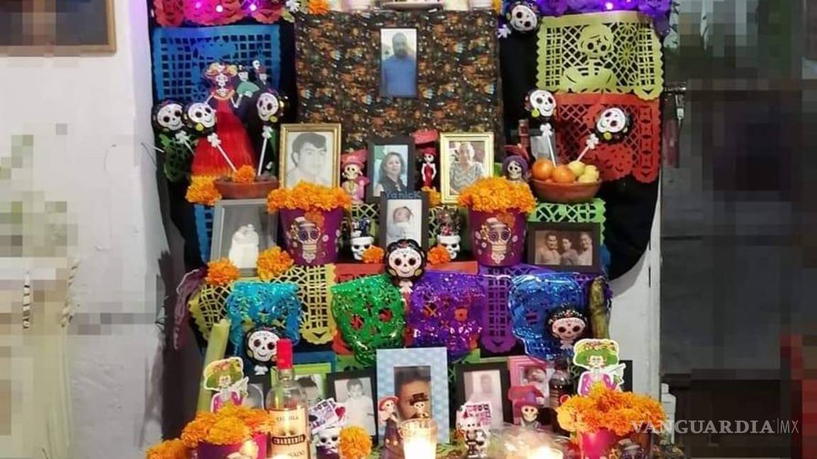 $!¿Ya viste estos altares en Saltillo? Dedicados a familiares, Walt Disney, Juan Gabriel, Cri-Cri y más (Fotos)