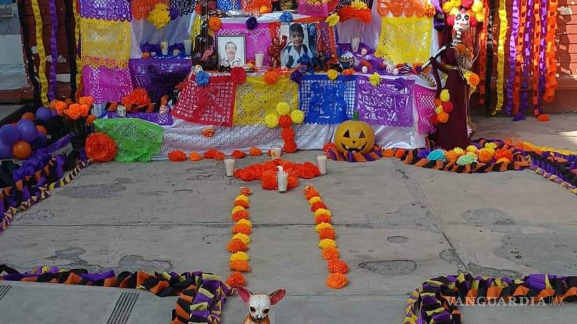 $!¿Ya viste estos altares en Saltillo? Dedicados a familiares, Walt Disney, Juan Gabriel, Cri-Cri y más (Fotos)