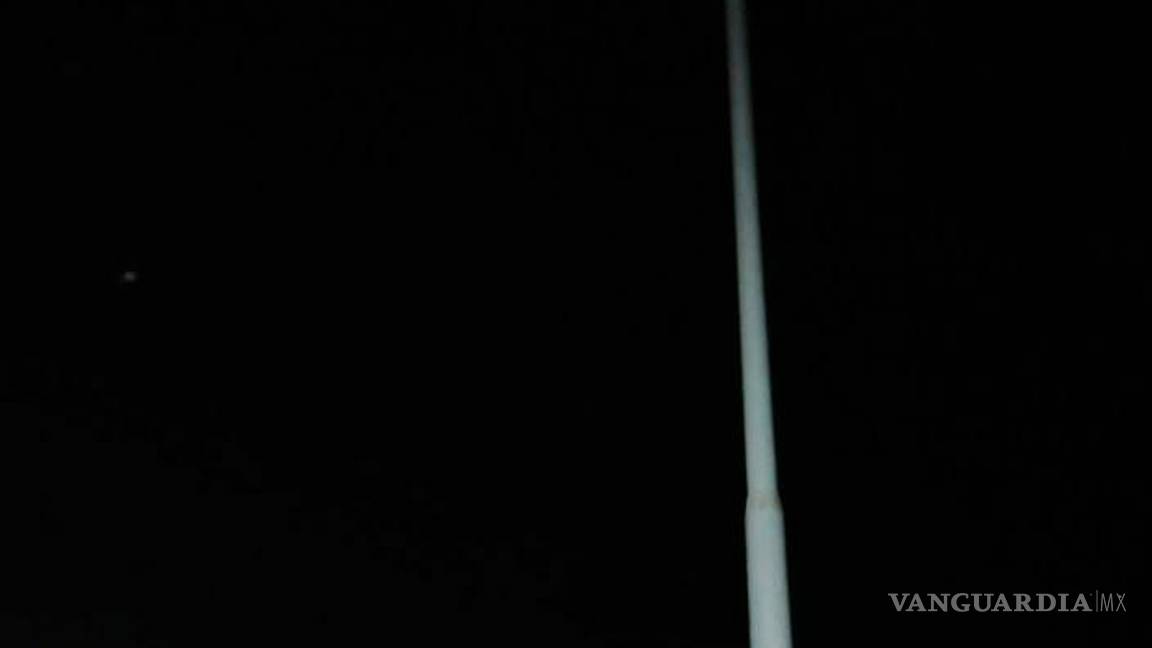 $!Instalan torres de alumbrado al norte de Monclova