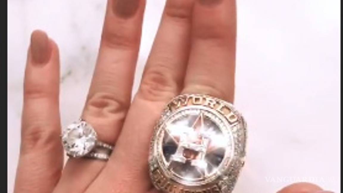 $!Kate Upton presume su 'enorme anillo de compromiso'