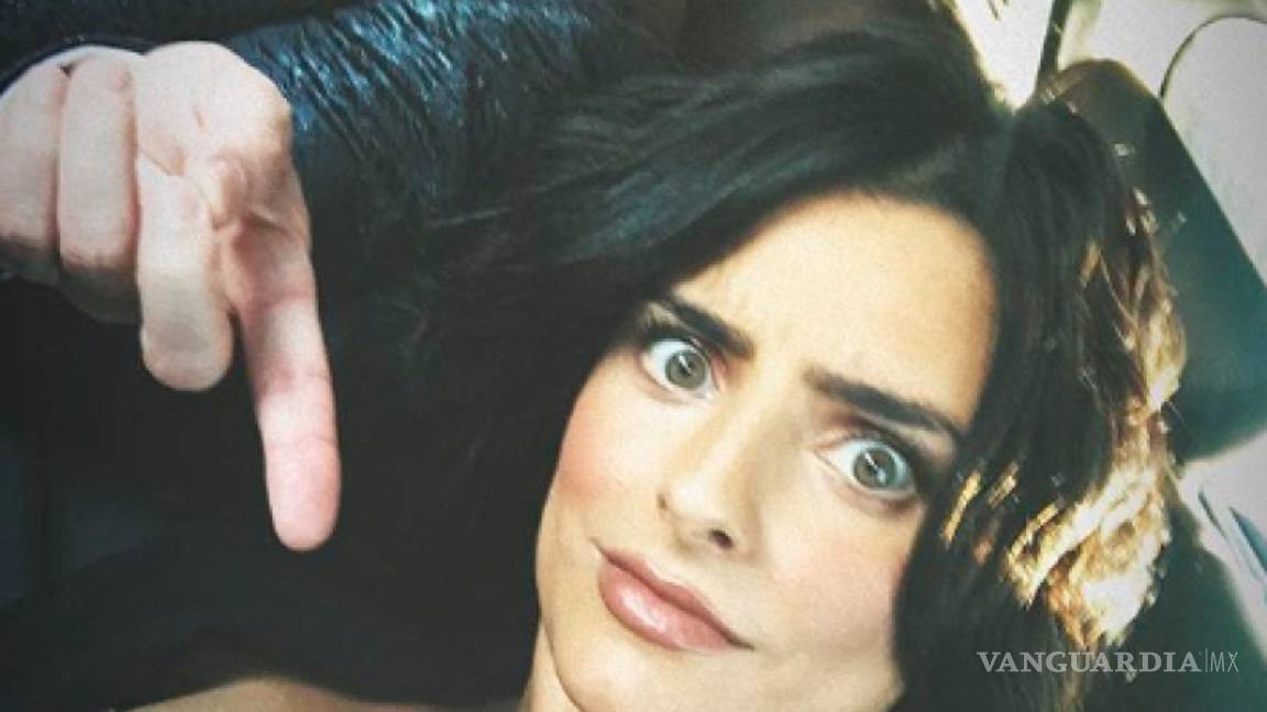 $!Aislinn Derbez ahora es una sexy mamá y muestra tremendo escote