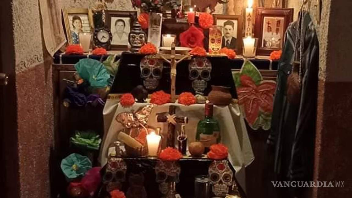 $!¿Ya viste estos altares en Saltillo? Dedicados a familiares, Walt Disney, Juan Gabriel, Cri-Cri y más (Fotos)