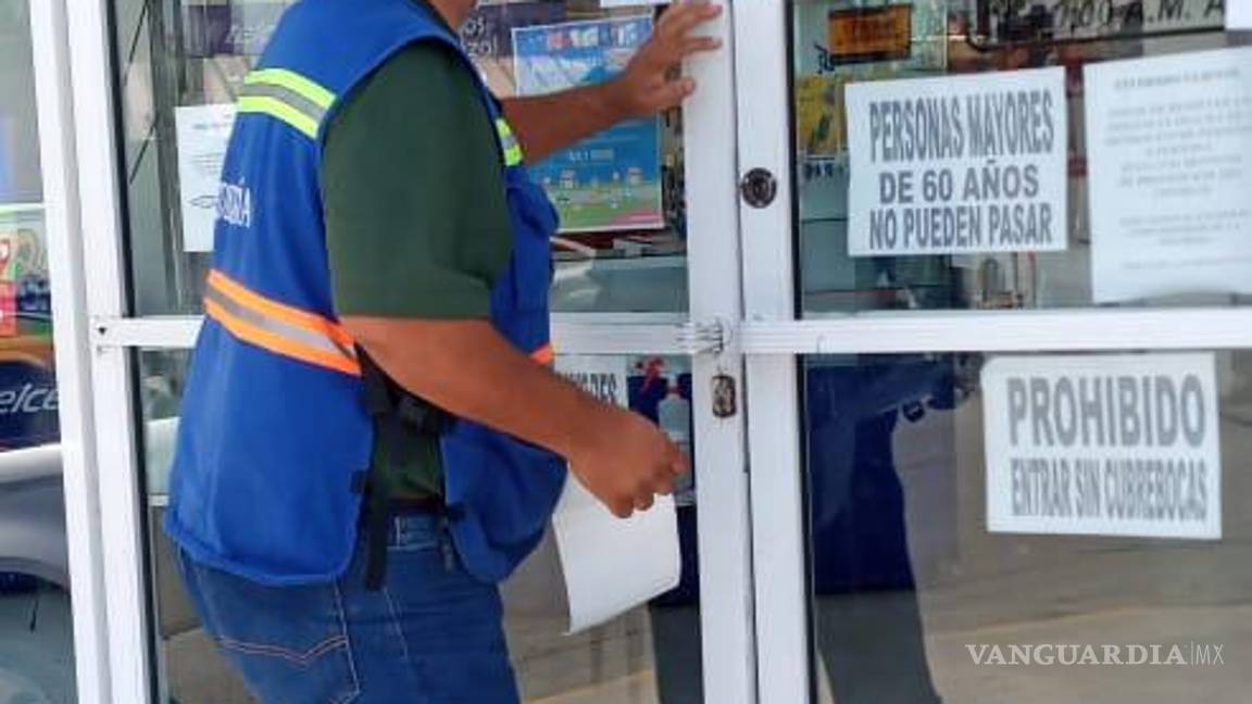 $!Clausuran Banorte, Famsa y otros establecimientos en Monclova por no aplicar medidas preventivas por contingencia