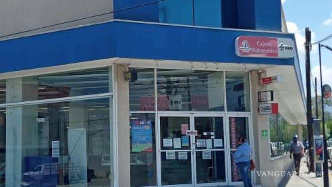 $!Clausuran Banorte, Famsa y otros establecimientos en Monclova por no aplicar medidas preventivas por contingencia