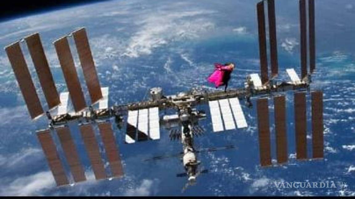 $!Diputada de Chile corre como Naruto en el parlamento para celebrar aprobación de proyecto