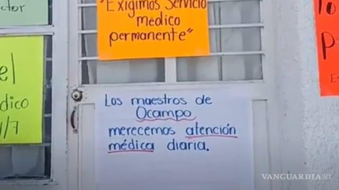 $!Con pancartas los trabajadores de la educación mostraron su descontento.