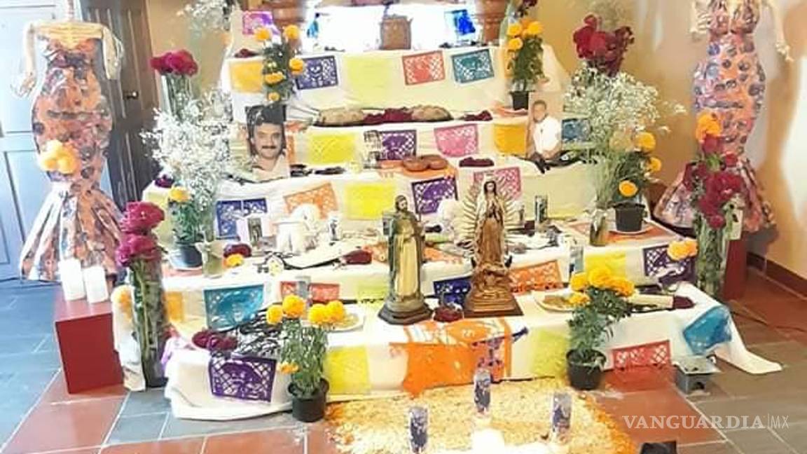 $!¿Ya viste estos altares en Saltillo? Dedicados a familiares, Walt Disney, Juan Gabriel, Cri-Cri y más (Fotos)