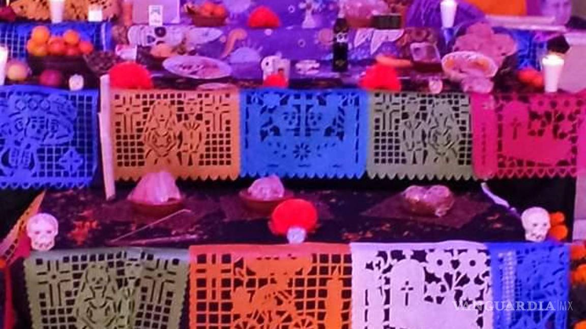 $!¿Ya viste estos altares en Saltillo? Dedicados a familiares, Walt Disney, Juan Gabriel, Cri-Cri y más (Fotos)