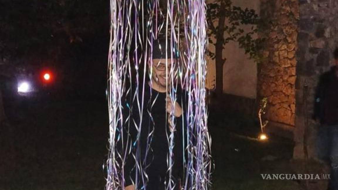 $!Un meme en la página de Jaime Maussán inspiró su disfraz.