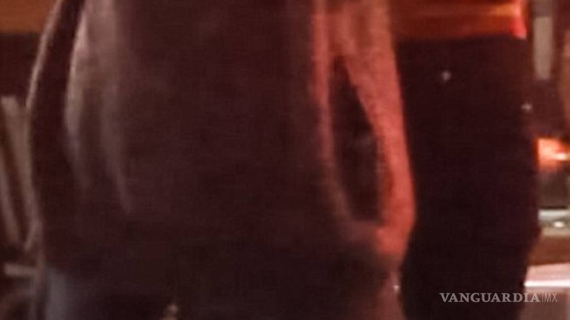 $!Paris Jackson y Cara Delevinge sellan su amor con un beso