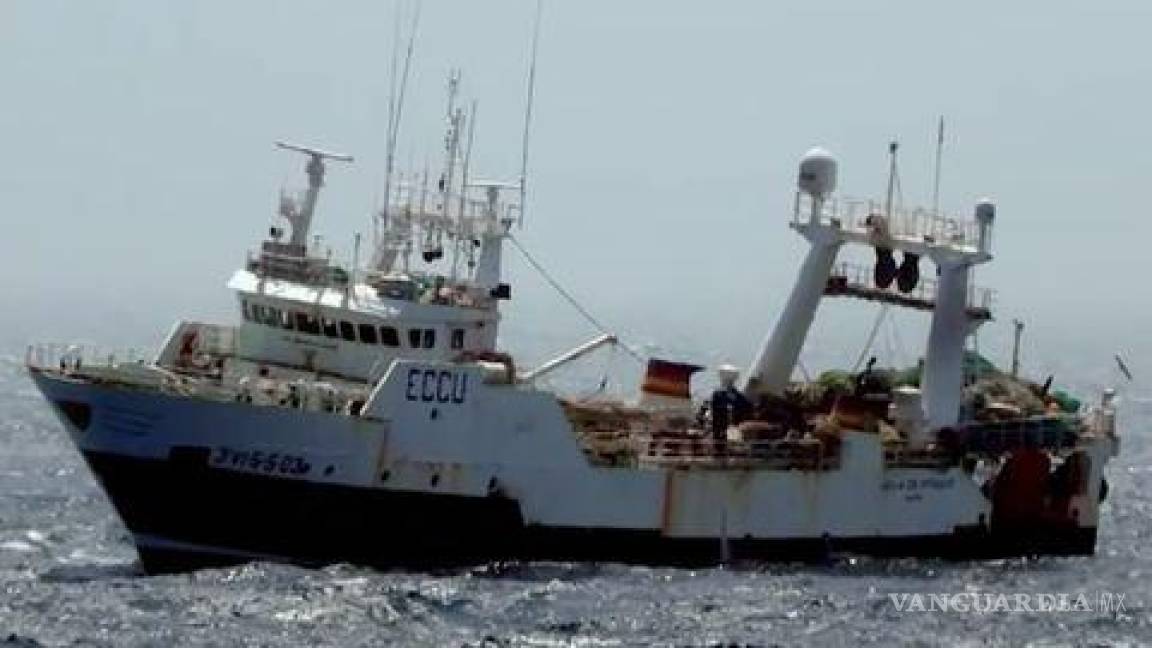 Sobreviven 3 a naufragio de un pesquero español