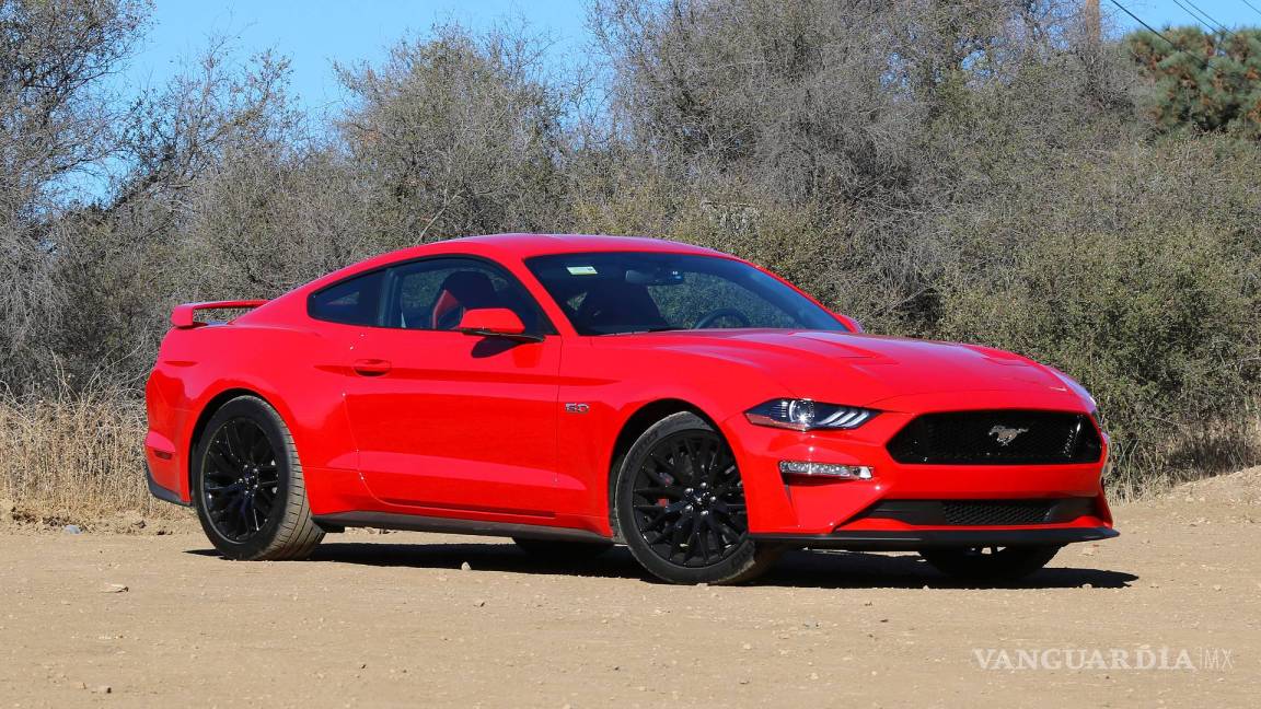 Ford podría lanzar un Mustang de 4 puertas