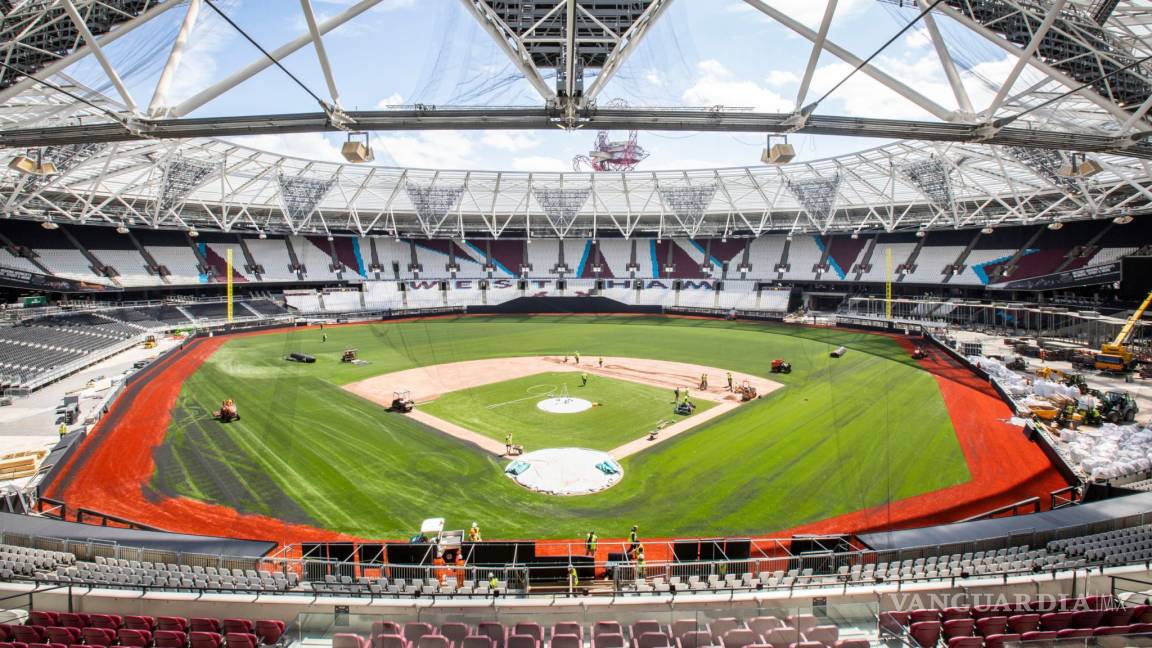 $!Así se ha transformado el Estadio de Londres para el 'clásico' entre Medias Rojas y Yanquis