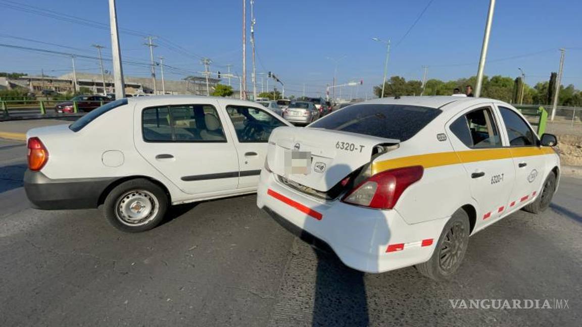 $!Aunque no hubo heridos, los daños materiales provocaron la intervención de aseguradoras.