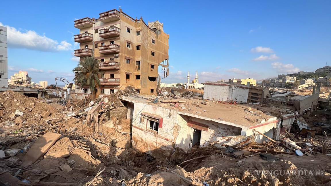 $!Vista de un barrio dañado después de que la tormenta Daniel arrasara el este de Libia, en la ciudad portuaria de Derna, al este de Libia, el 16 de septiembre de 2023.