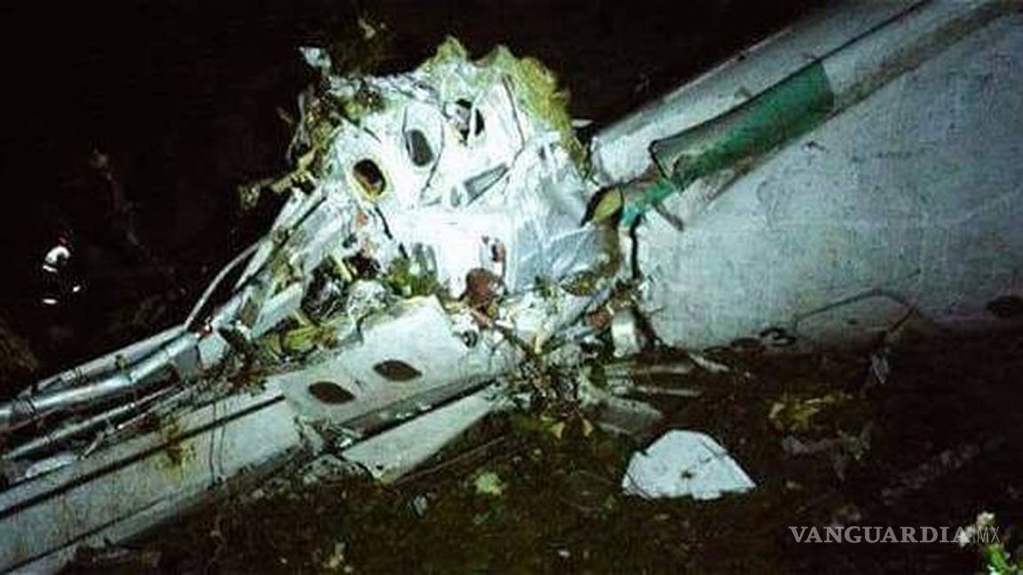 Accidente de avión en el que viajaba el Club Chapecoense deja 76 muertos; 5 sobrevivieron