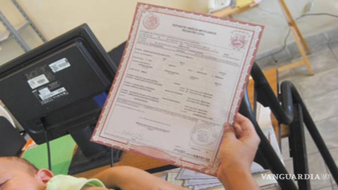 Realizan campaña para aclarar errores en actas y tramitar copias certificadas en Monclova