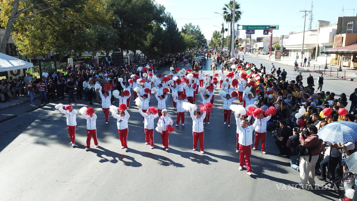 $!Más de 20 mil personas presencian desfile conmemorativo de la Revolución Mexicana, en Saltillo (Fotogalería)