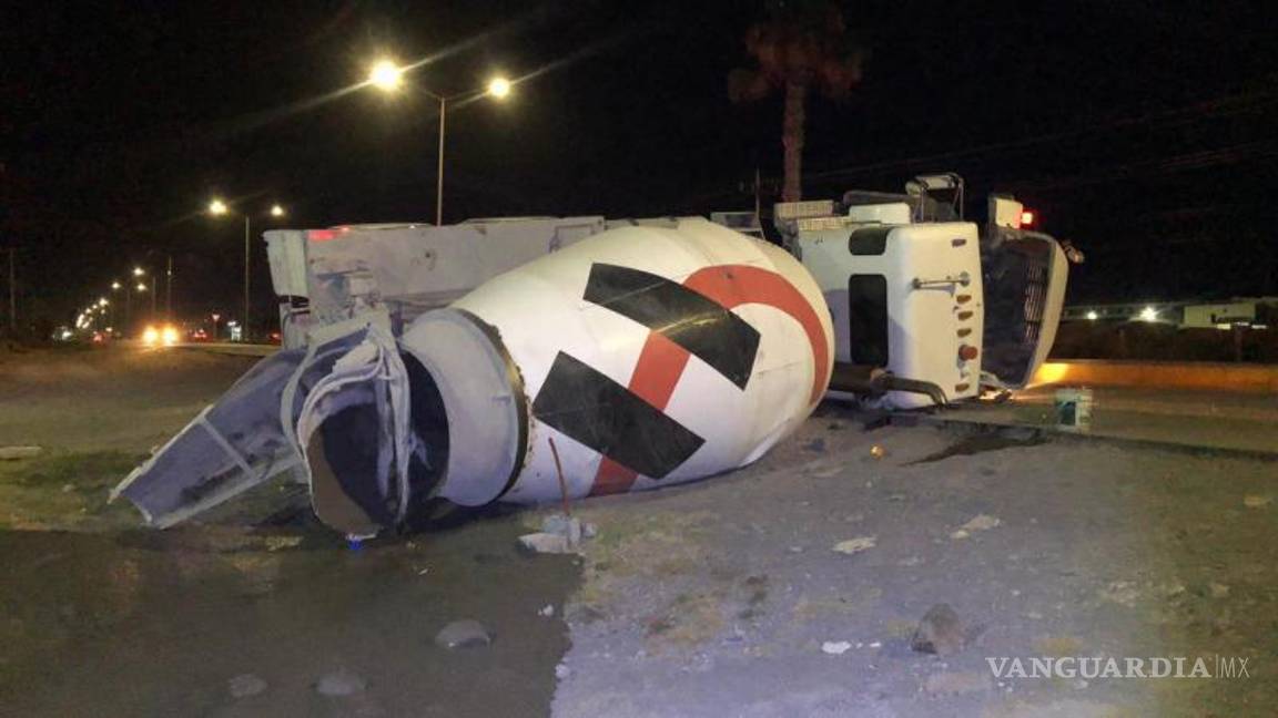 $!El chofer de la unidad fue asegurado por la policía debido a las circunstancias del siniestro.