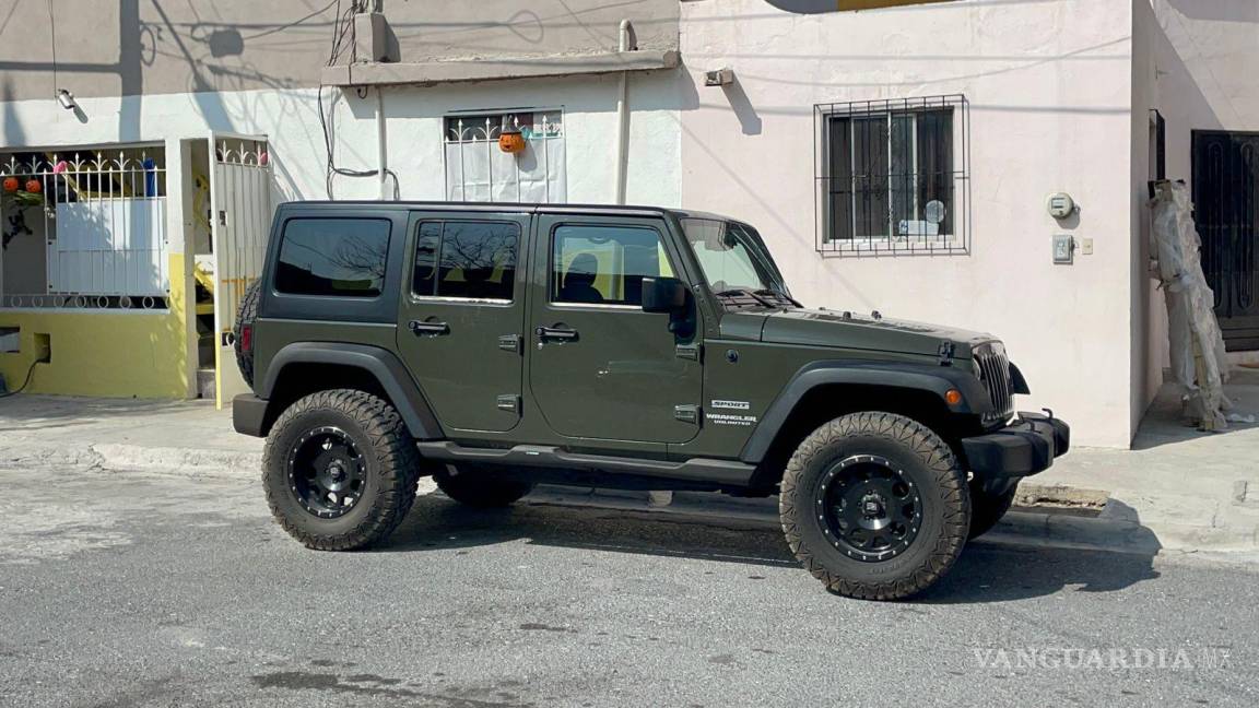 $!La unidad Jeep fue llevada a las instalaciones de la FGE para su proceso de investigación.