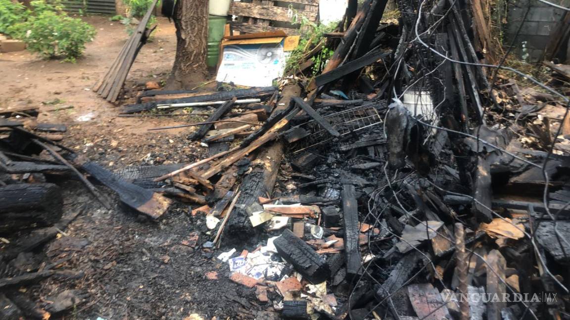 $!Incendio acaba con un tejaban en colonia de Saltillo
