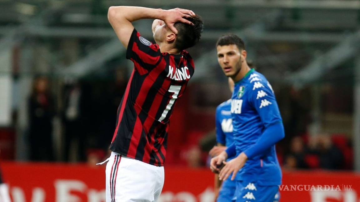 $!Aficionados echan culpas a un 'falso' Nikola Kalinic en lugar de Nikola Kalinic del Milan