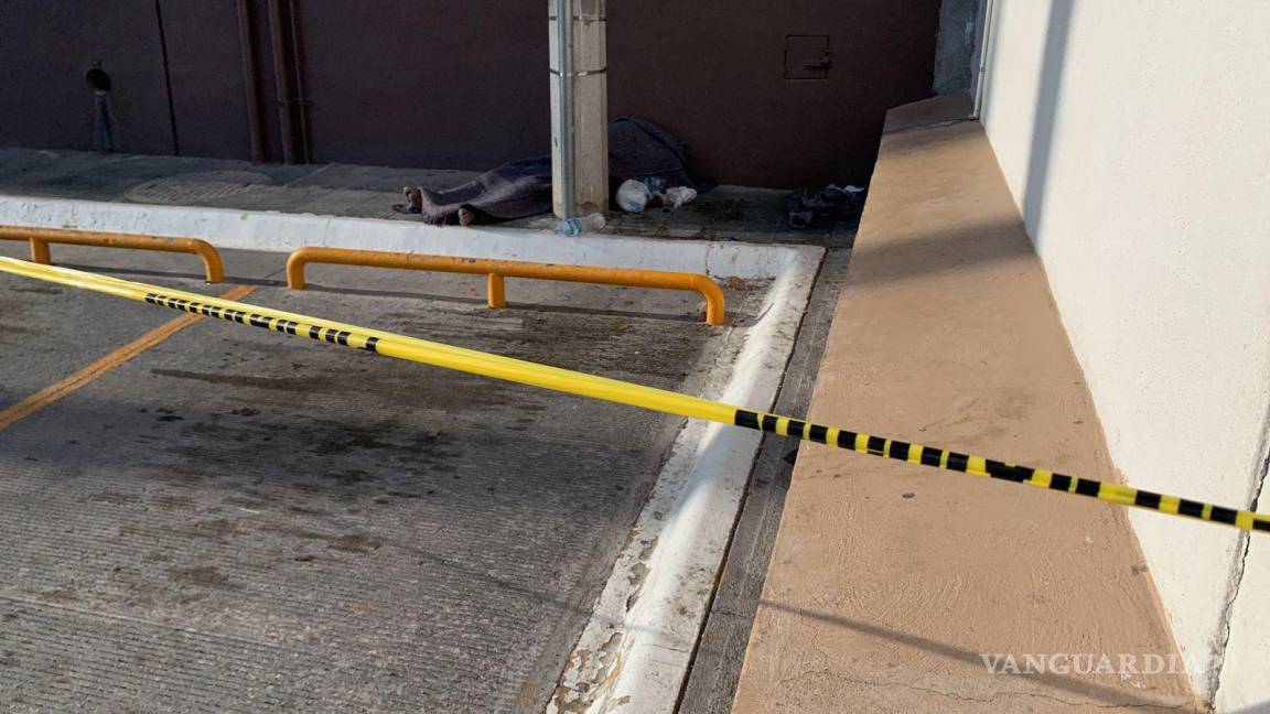 Saltillo: hombre muere afuera de farmacia en la colonia Mirasierra