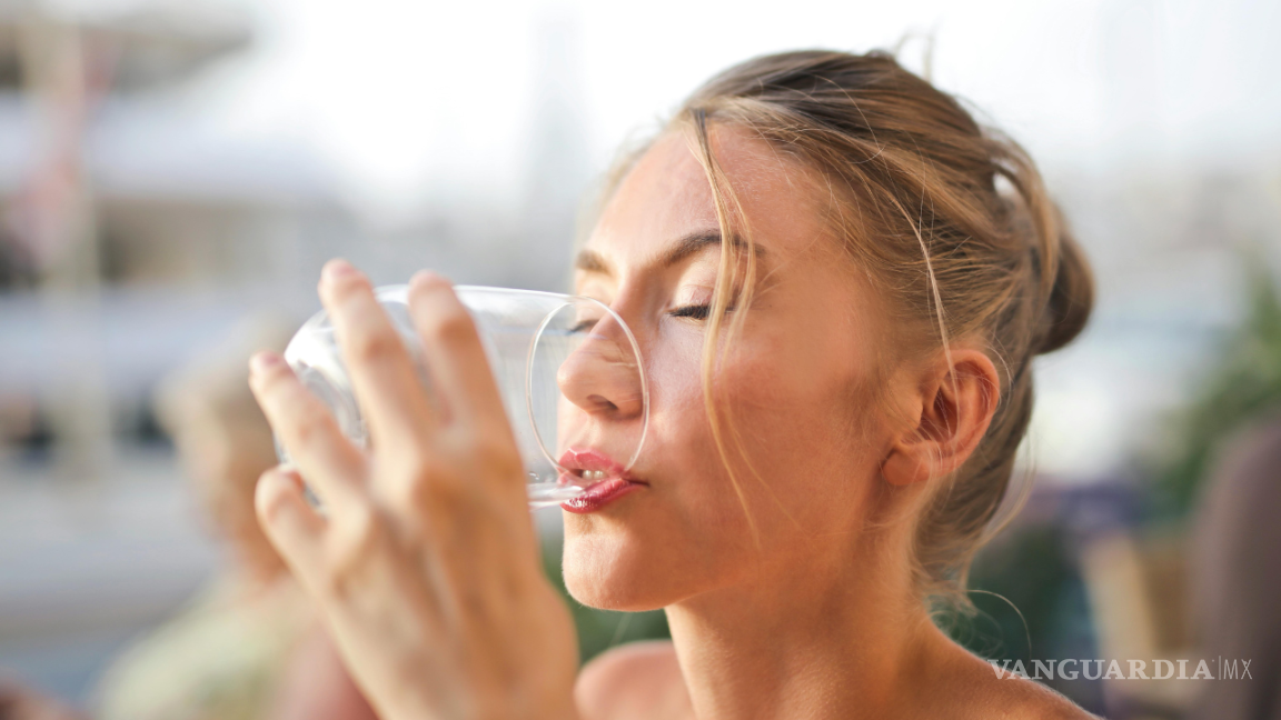 $!Beber agua en horarios específicos puede tener beneficios, pero estos están relacionados más con la creación de hábitos saludables.