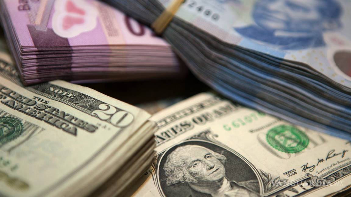 Cierre de gobierno de EU provoca caída del dólar, cae a 18.97 pesos en bancos