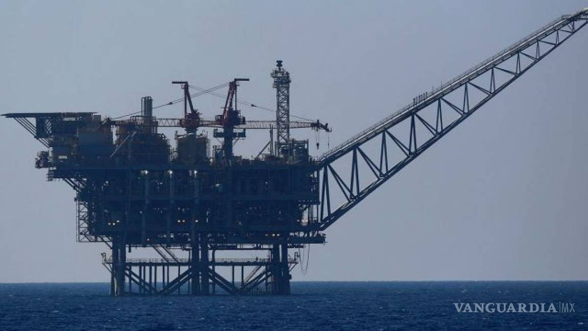 Reporta Reuters que México cierra contratación de mayor parte de cobertura petrolera 2020