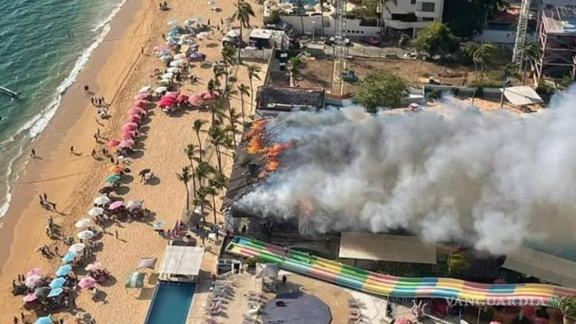 Se incendia parque acuático de Acapulco en plena Semana Santa (videos)