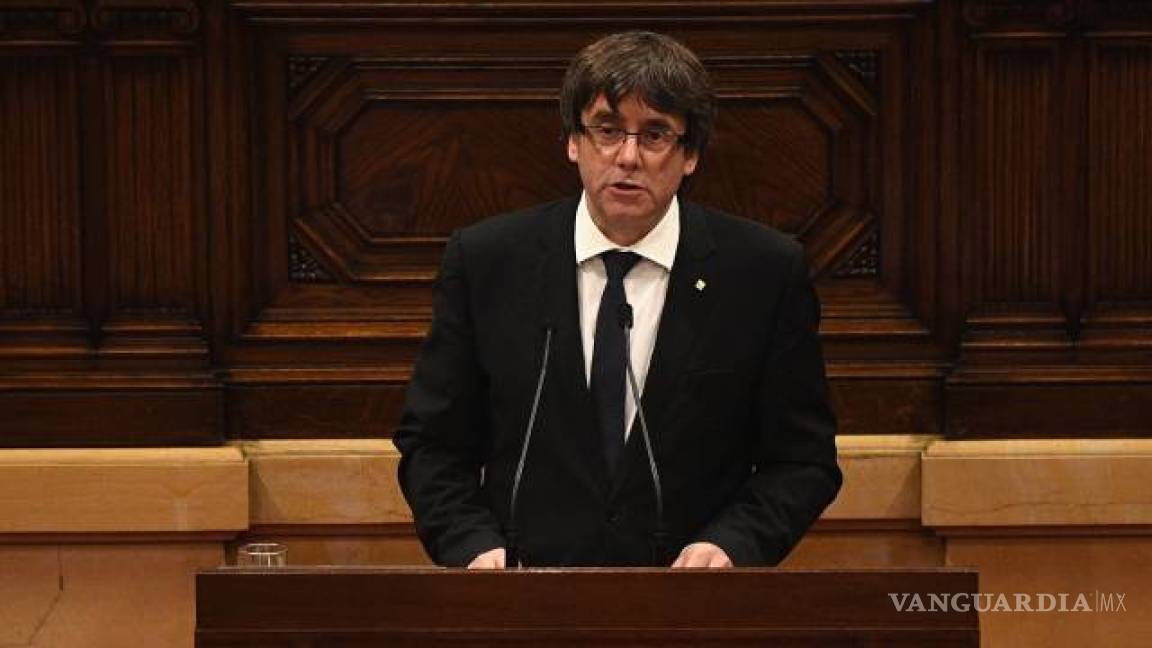 Puigdemont suspende la declaración de independencia para buscar el diálogo con el gobierno español