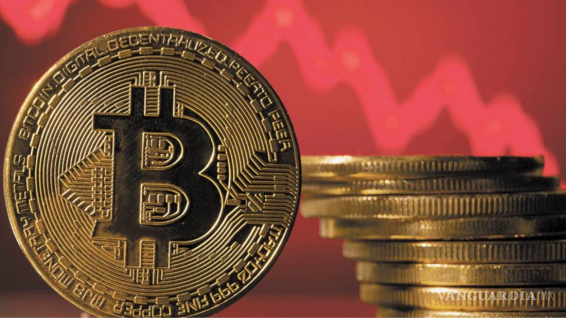 Bitcoin cae debajo de los 30 mil dólares; perdería toda su ganancia de 2021