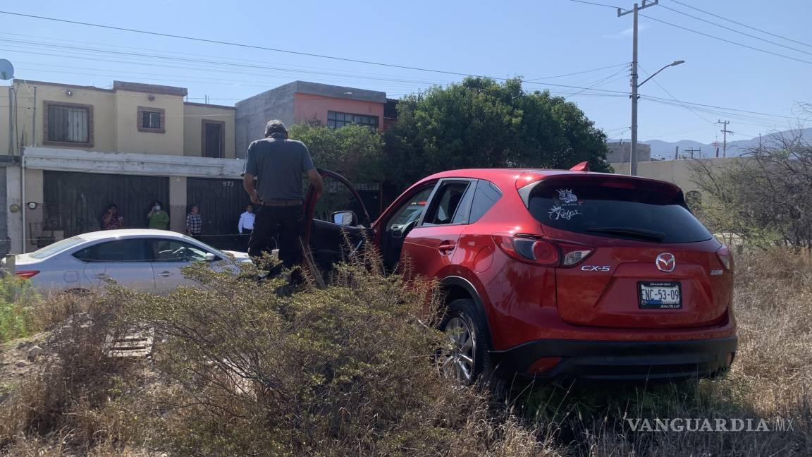 Atropellan a hombre con su propio auto en colonia de Saltillo