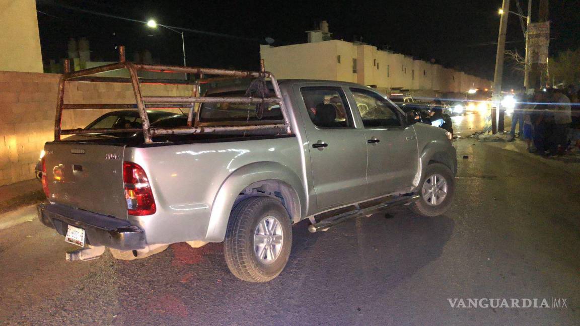 $!La camioneta Toyota sufrió el impacto del auto de Arturo.