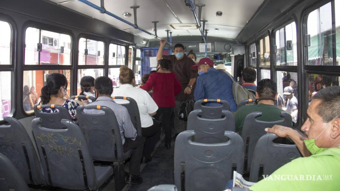 $!Interior de una unidad de transporte público en Saltillo.