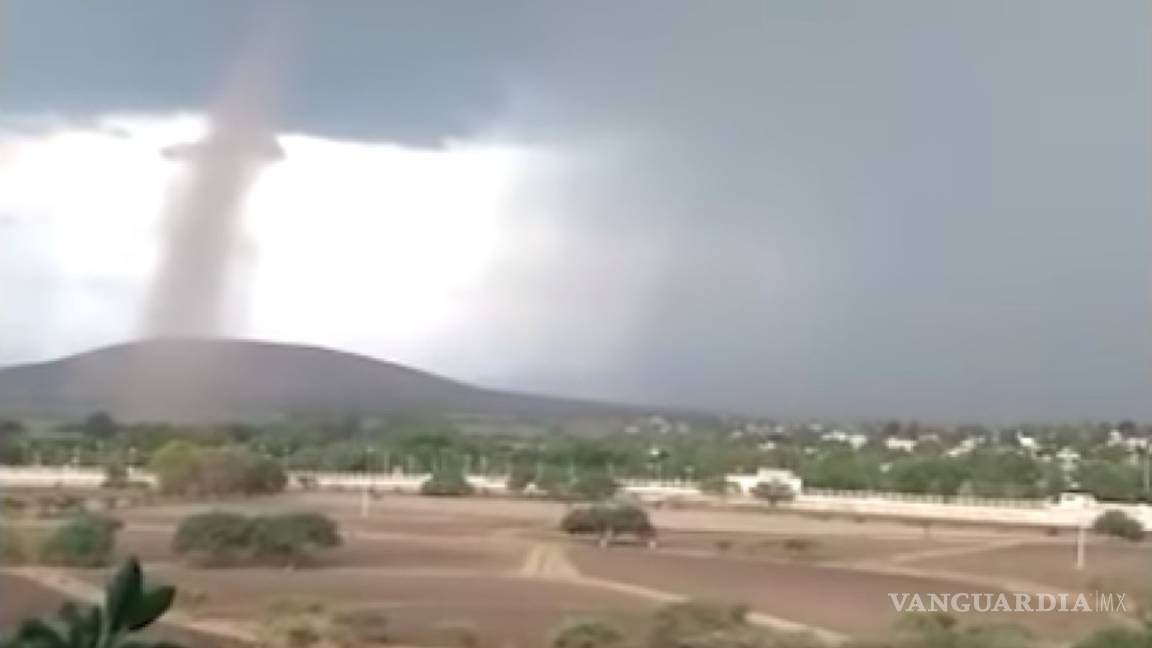 Captan impresionante formación de tornado en Querétaro (video)