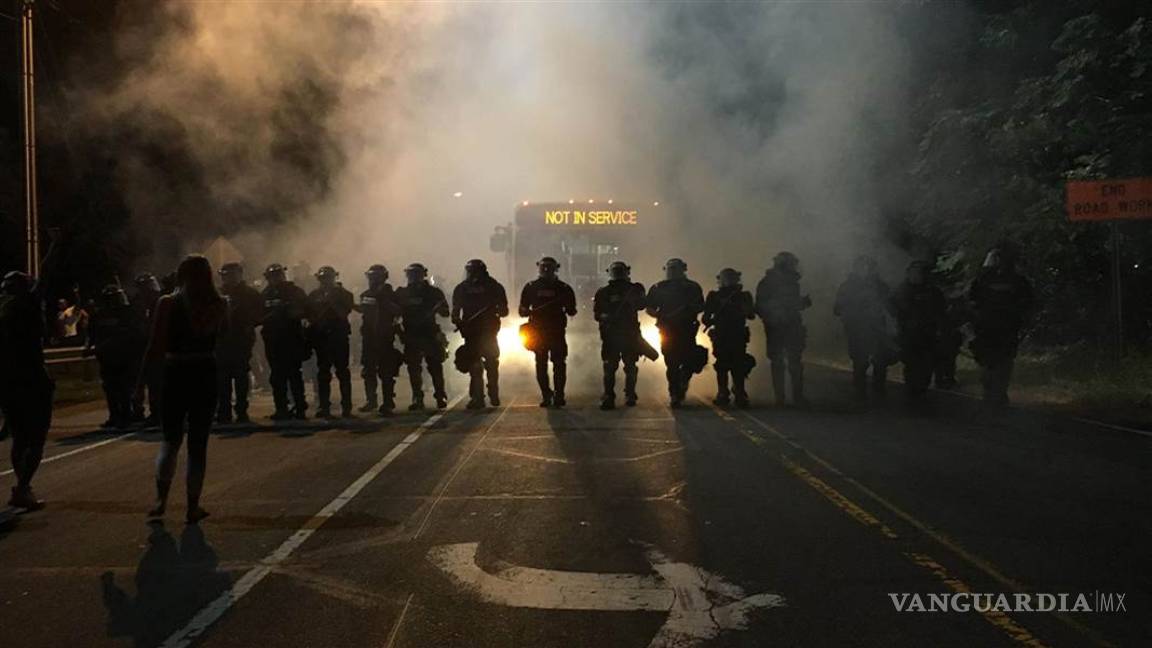 Un herido grave en la segunda noche de protestas en Charlotte; despliegan a la Guardia Nacional