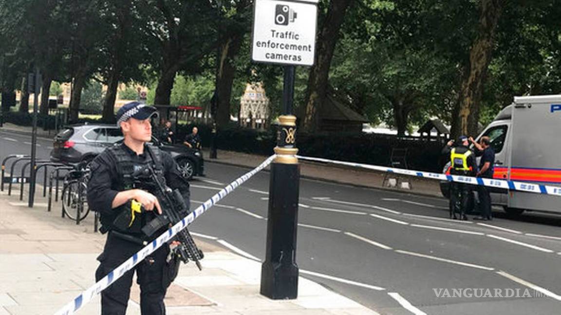 Atropellan a varias personas en Londres, en posible acto terrorista