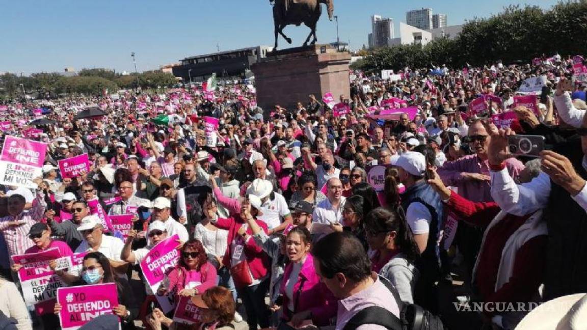 25 mil personas marcharon en Monterrey para defender al INE y rechazan a AMLO