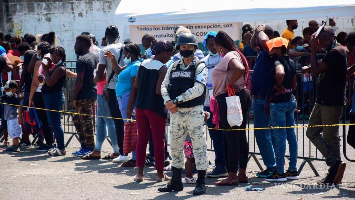 Llegan más migrantes a la frontera México-EU, animados por la reapertura