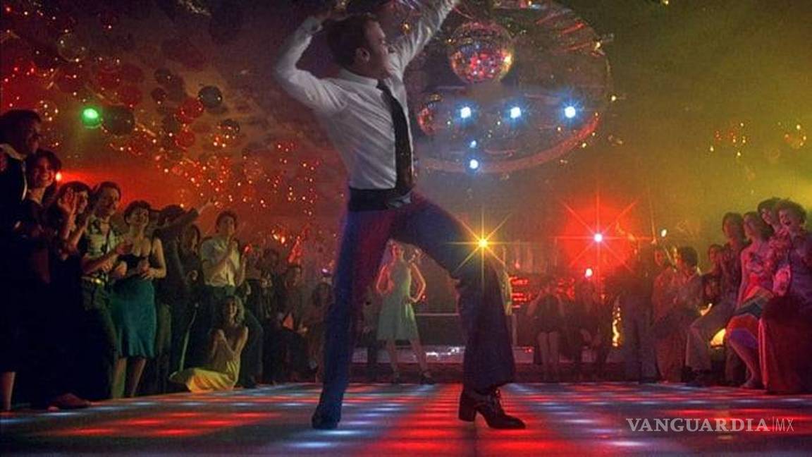 $!¿Recuerdan la foto de Macron festejando un gol de Francia? El internet se encargó de 'tunearla'