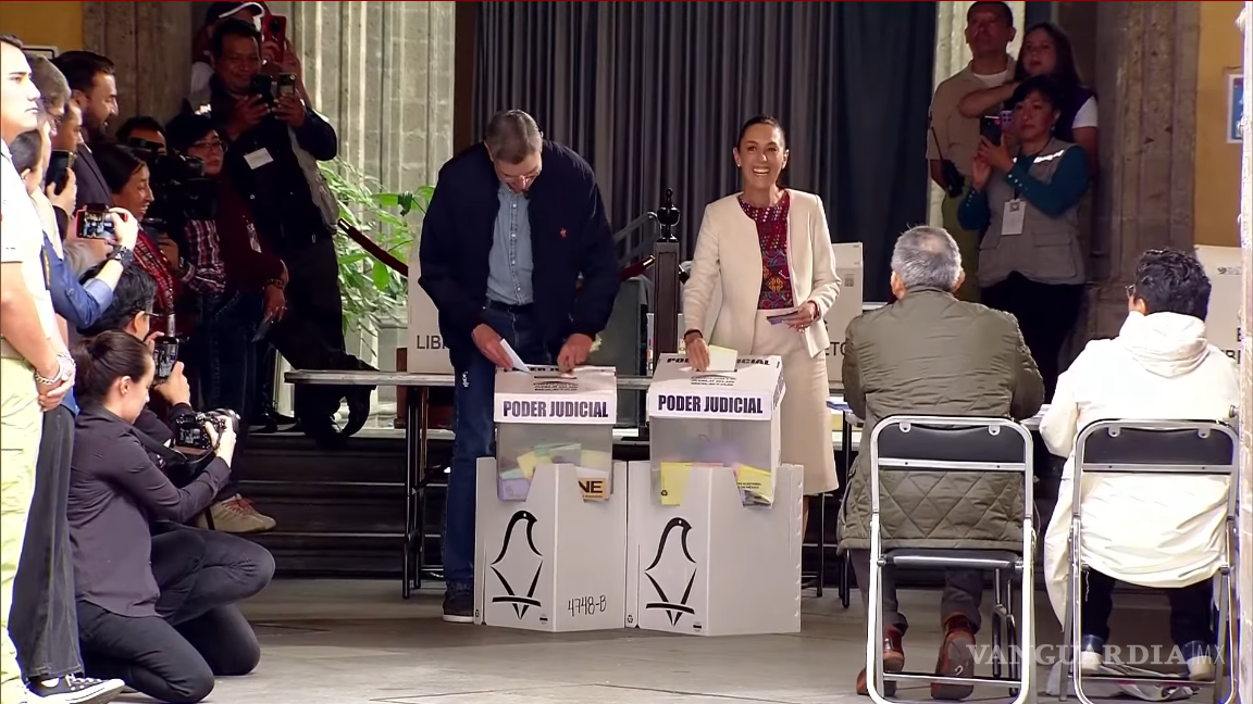 ‘¡Qué viva la democracia!’: Sheinbaum emite voto durante la Elección Judicial