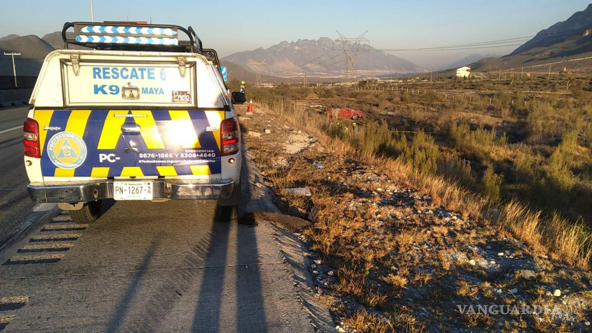 $!Ambos no fueron identificados; viajaban en una camioneta Dodge Ram color roja, con placas 4E62X6 de Carolina del Norte, Estados Unidos.